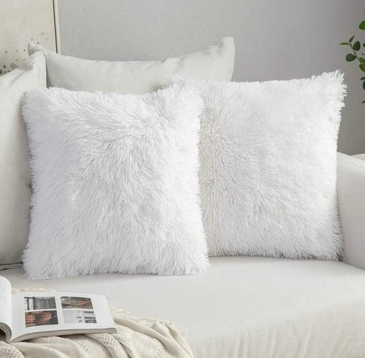 •ALMOHADA PELUDA DECORATIVA•